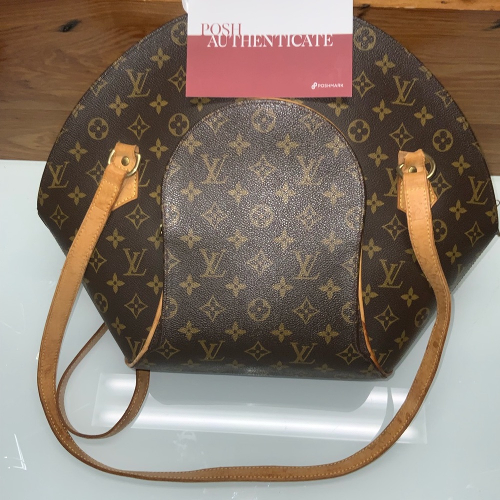 Vintage Louis Vuitton Ellipse.